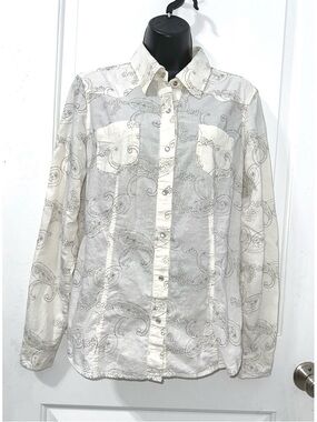 Roper western shirt featuring white fabric with silver thread paisley embroidery